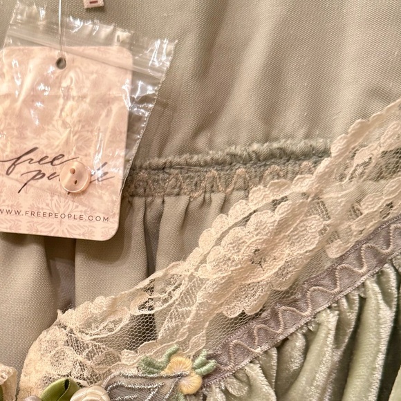 Free People Victorian Velvet glam - Picture 9 of 14